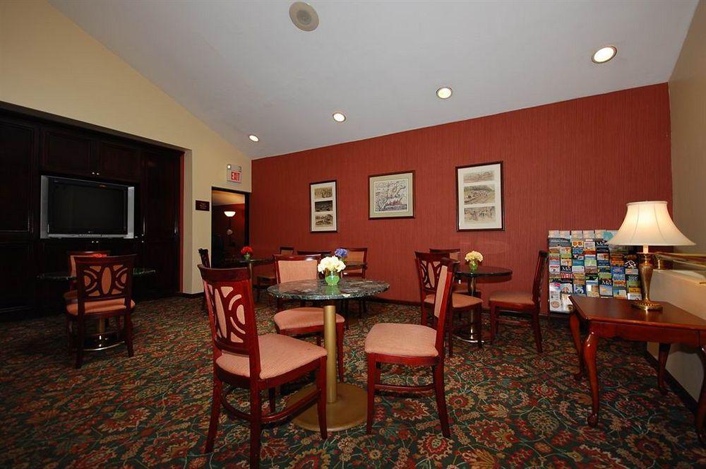 Days Inn By Wyndham Woodbury Long Island Esterno foto