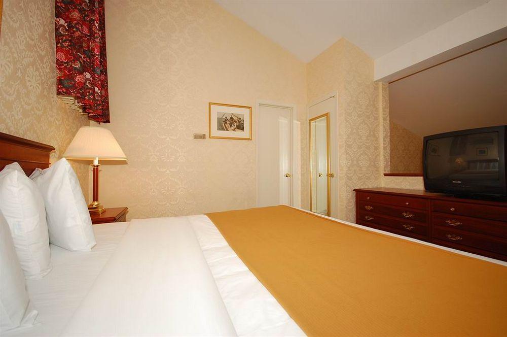 Days Inn By Wyndham Woodbury Long Island Esterno foto