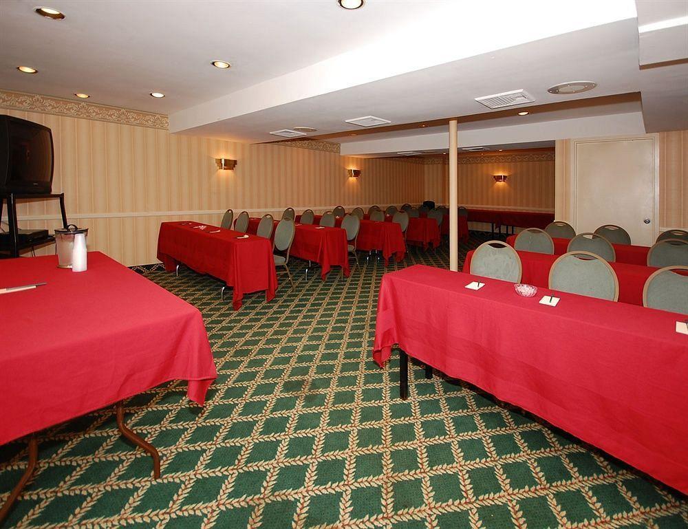 Days Inn By Wyndham Woodbury Long Island Esterno foto