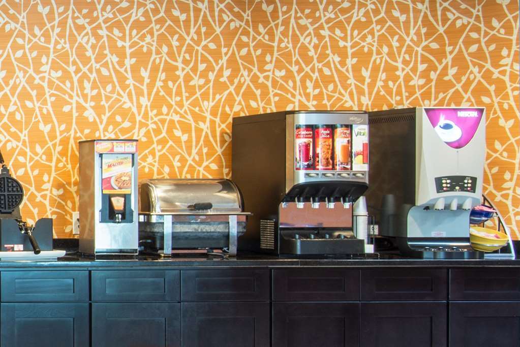 Days Inn By Wyndham Woodbury Long Island Servizi foto